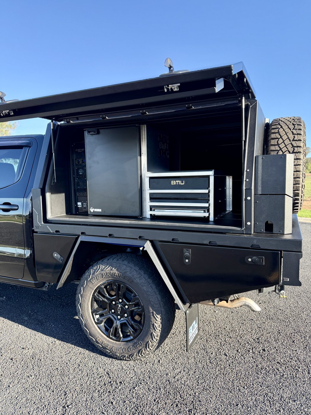 BMU canopy interior with fridge slide, BMU drawer system and integrated 12V wiring